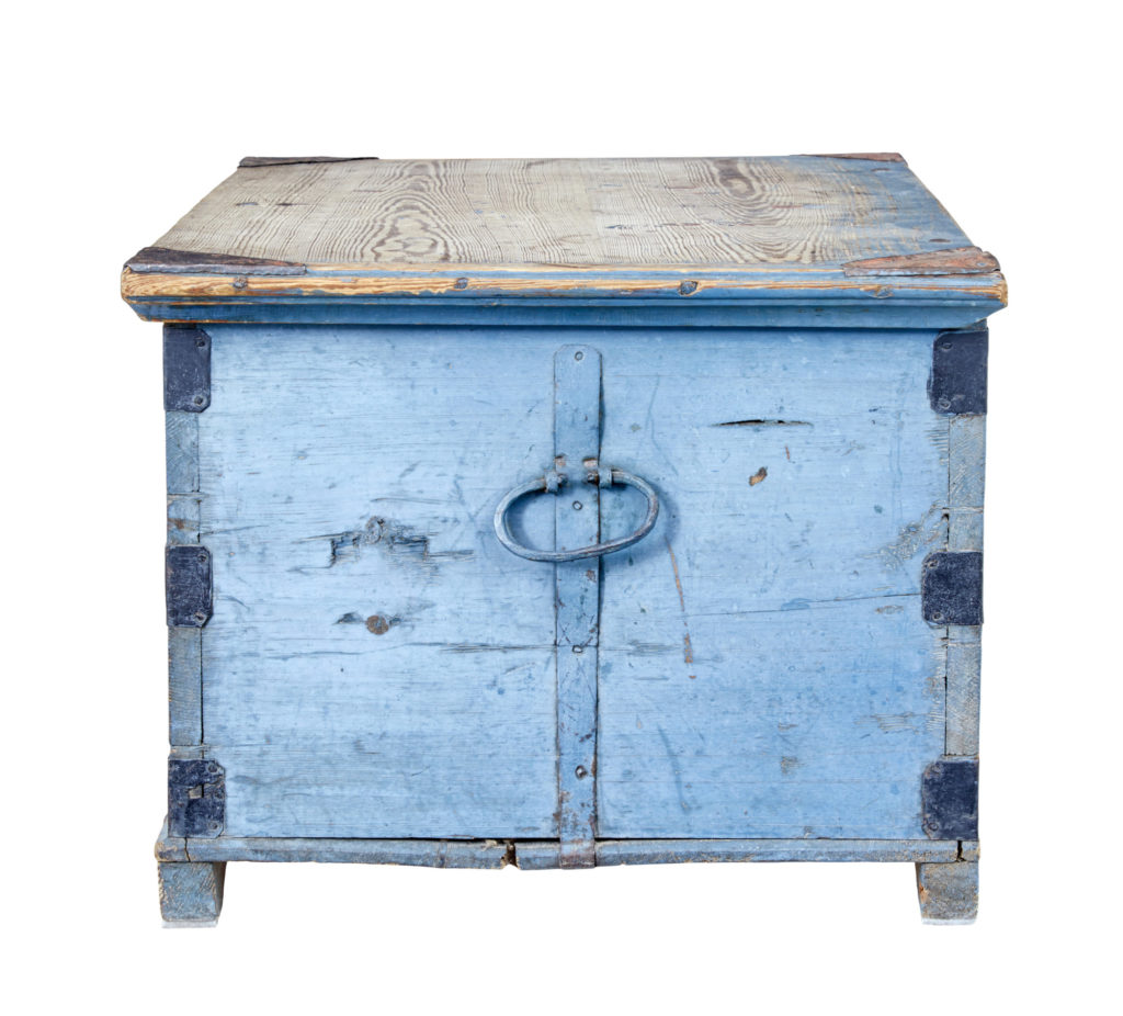 19th Century Swedish Painted Pine Chest — image 6