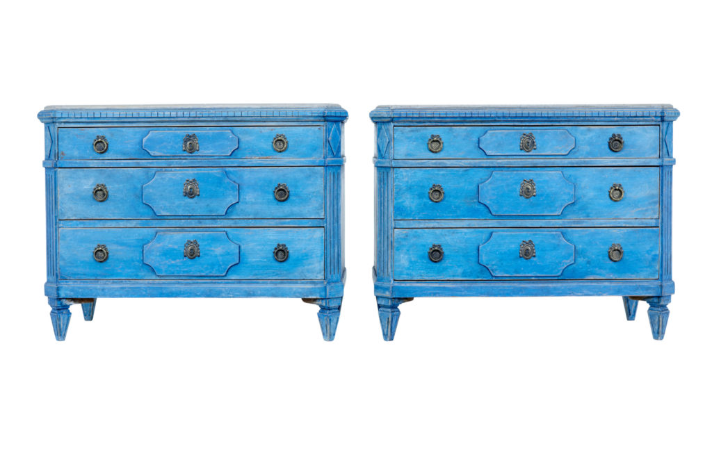 PAIR OF 19TH CENTURY SWEDISH PAINTED COMMODES