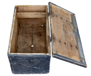 Swedish 18th Century Carved Pine Folk Art Painted Box — thumbnail 2