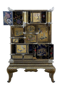19th Century Japanese Black and Gold Lacquered Display Cabinet — thumbnail 9