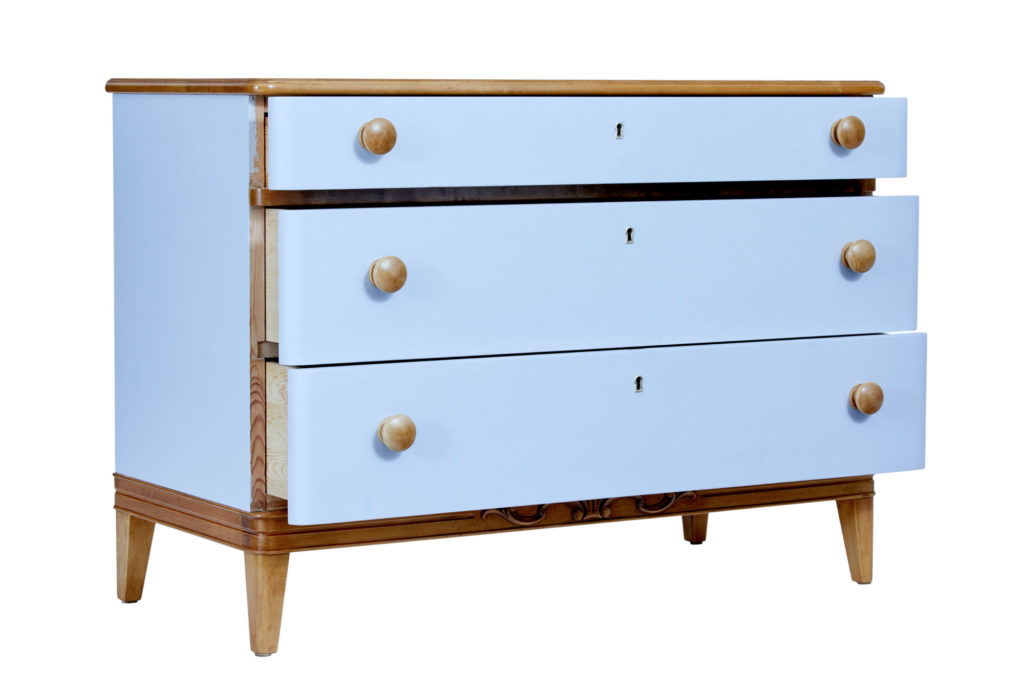 Mid-20th Century Scandinavian Painted Elm Chest of Drawers Commode — image 7
