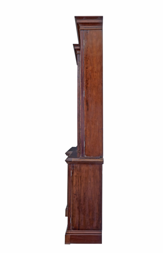 Fine Quality 19th Century Mahogany Breakfront Bookcase of Large Proportions — image 12
