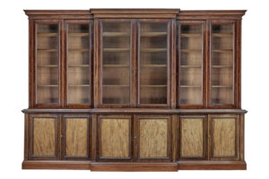 Fine Quality 19th Century Mahogany Breakfront Bookcase of Large Proportions — thumbnail 1