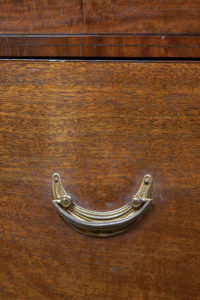 Mid 19th Century Bowfront Mahogany Chest on Chest — thumbnail 2
