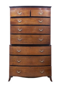 Mid 19th Century Bowfront Mahogany Chest on Chest — thumbnail 3