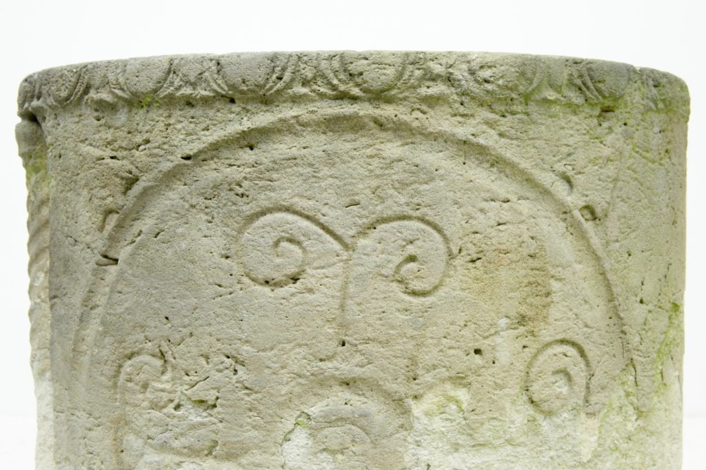 Unique Anglo Roman Limestone Sarcophagus — image 5