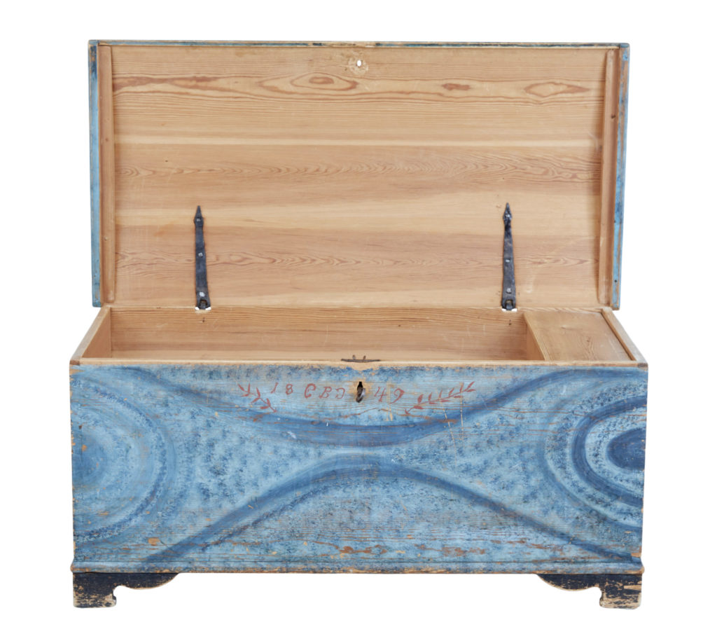 Mid 19th Century Swedish Folk Art Hand Painted Pine Coffer — image 7
