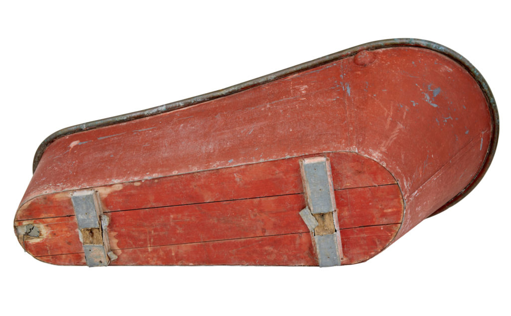 Late 19th Century Painted Red Copper and Tin Bath Tub — image 2