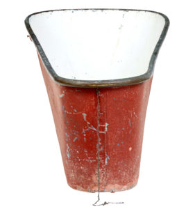 Late 19th Century Painted Red Copper and Tin Bath Tub — thumbnail 7