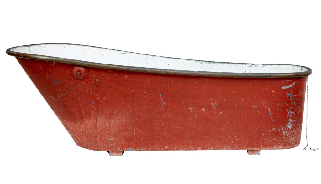 Late 19th Century Painted Red Copper and Tin Bath Tub — image 8