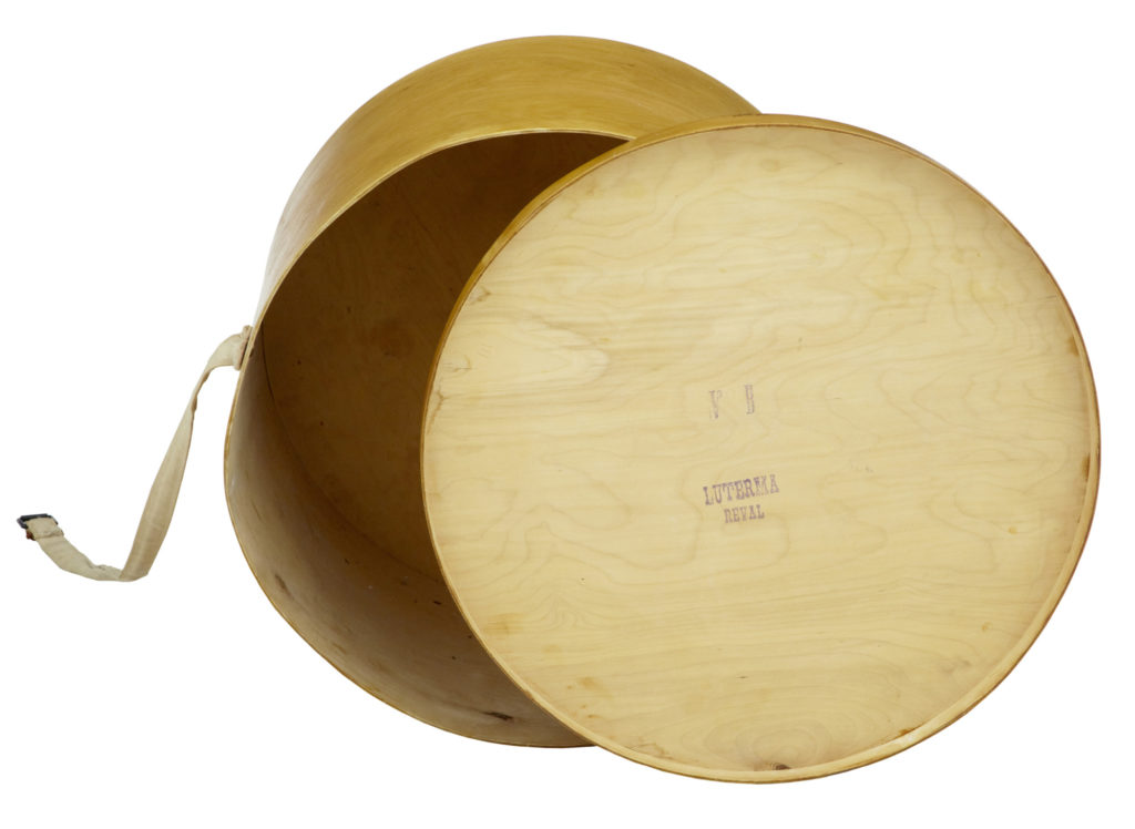 Early 20th Century Luterma Reval Birch Bent Wood Hat Box — image 2