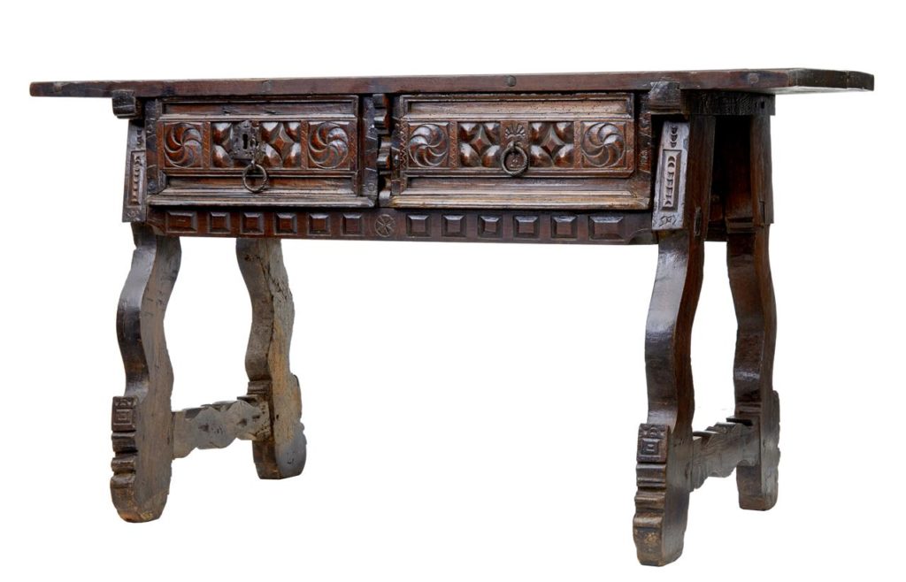 LATE 17TH CENTURY SPANISH WALNUT SIDE TABLE