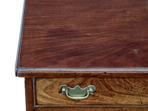 Mid 18th Century Mahogany Kneehole Desk — thumbnail 3