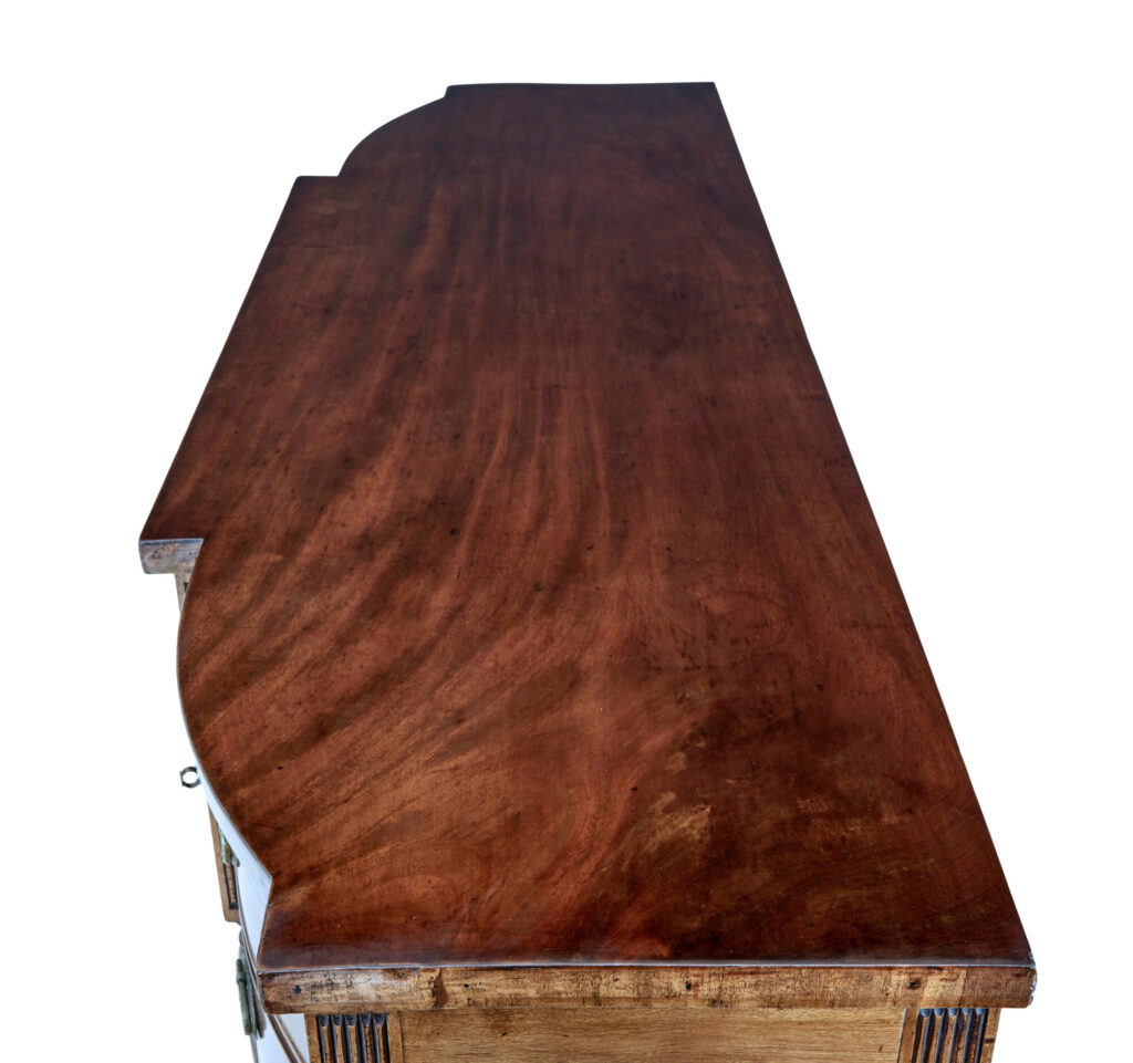 Early 19th Century Georgian Mahogany Sideboard — image 3