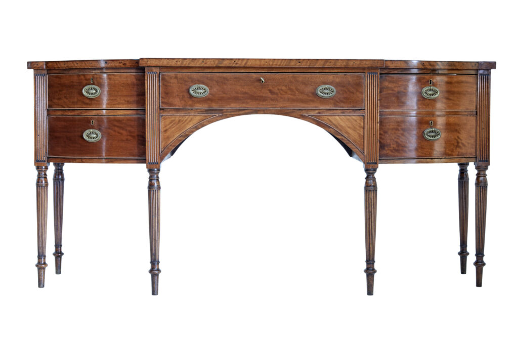 EARLY 19TH CENTURY GEORGIAN MAHOGANY SIDEBOARD