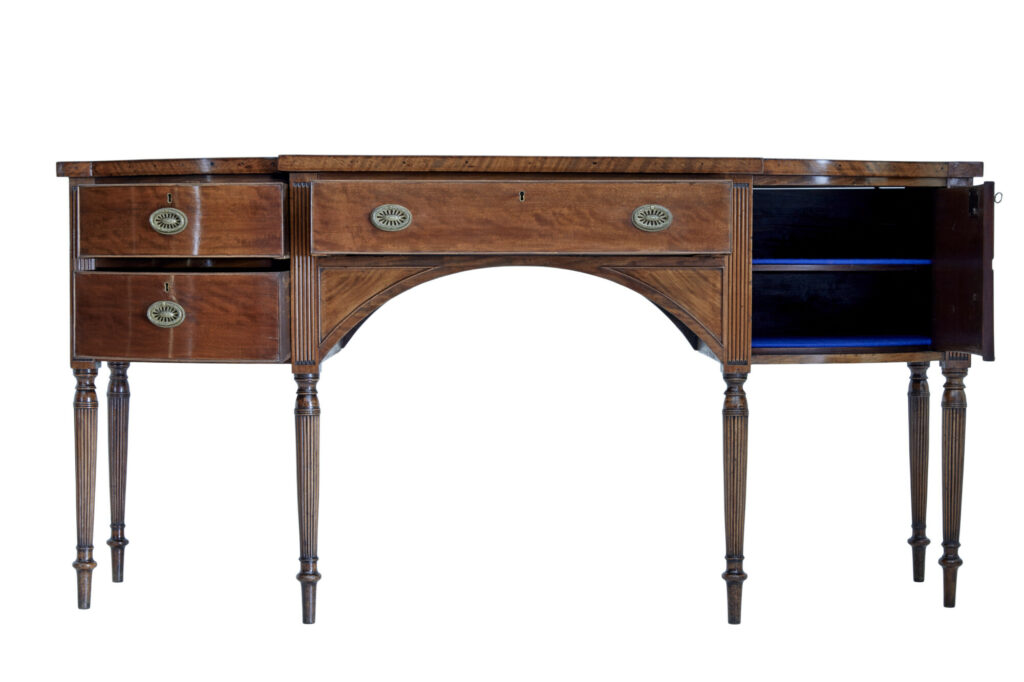 Early 19th Century Georgian Mahogany Sideboard — image 9