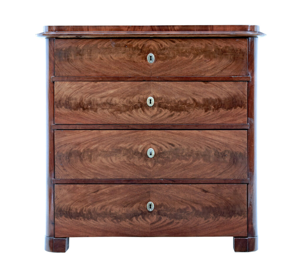 MID 19TH CENTURY FLAME MAHOGANY CHEST OF DRAWERS