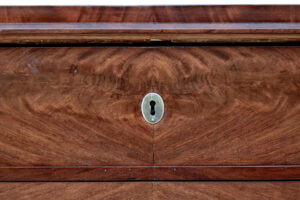 Mid 19th Century Flame Mahogany Chest of Drawers — thumbnail 3