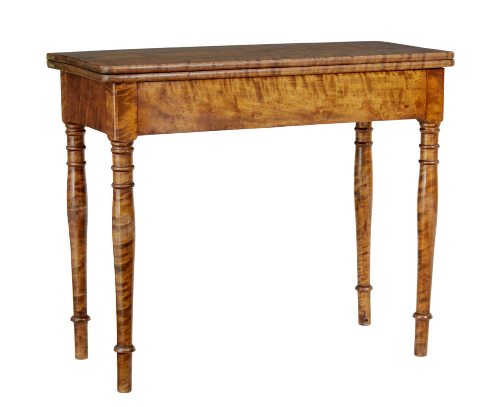 19TH CENTURY SWEDISH BIRCH TEA TABLE