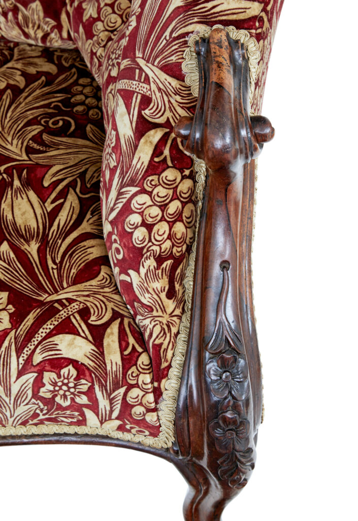 High Victorian Carved Walnut Chaise Lounge — image 5