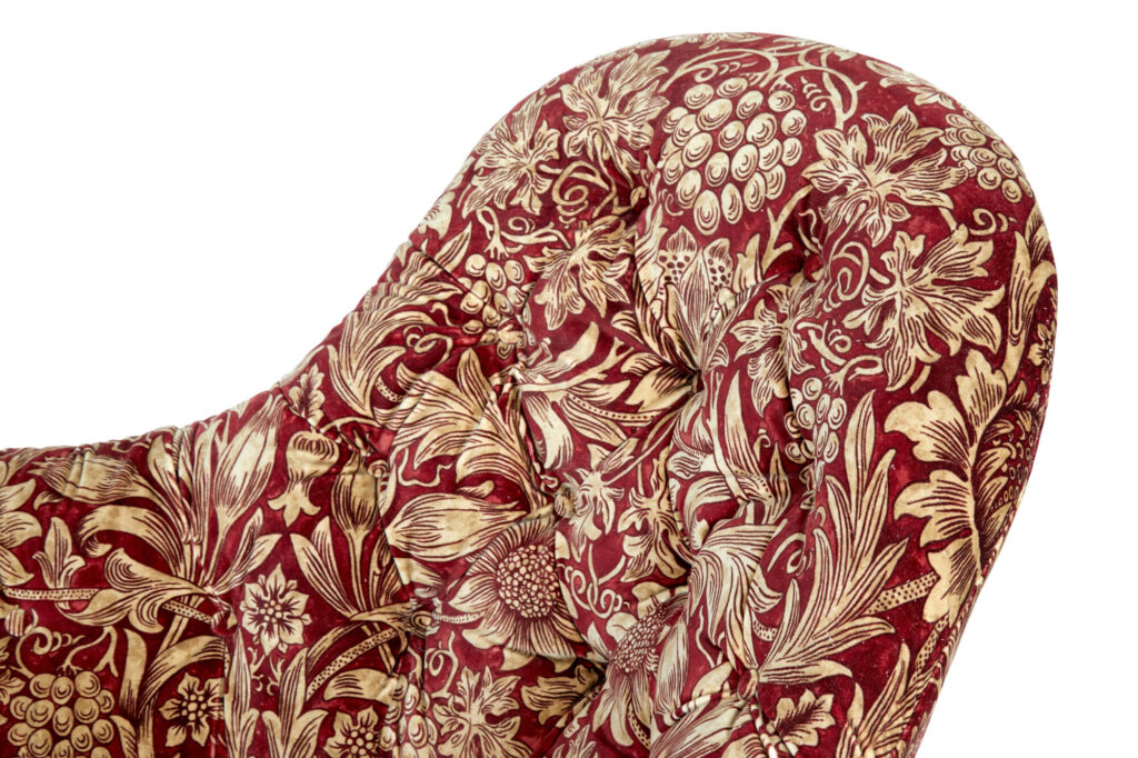 High Victorian Carved Walnut Chaise Lounge — image 6