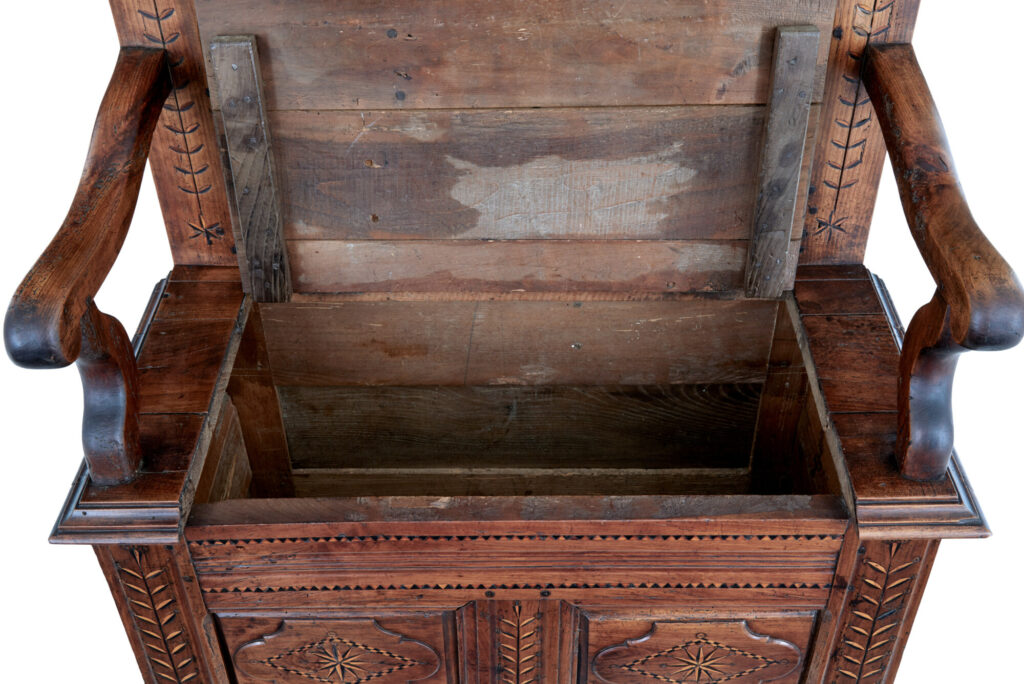 French 18th Century Small Inlaid Chestnut Settle — image 4