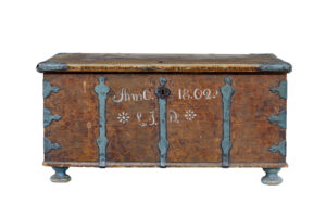 Swedish Early 19th Century Painted Pine Chest — thumbnail 1