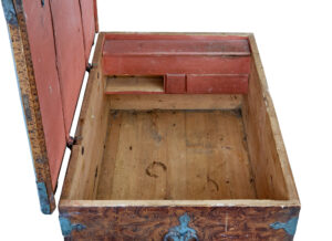 Swedish Early 19th Century Painted Pine Chest — thumbnail 4