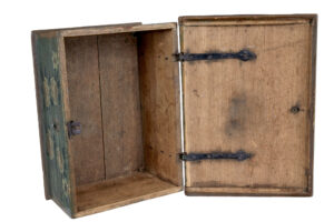 Swedish 18th Century Hand Painted Oak Box — thumbnail 3