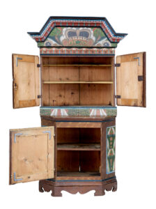 Swedish Late 18th Century Hand Painted Folk Art Cupboard — thumbnail 10