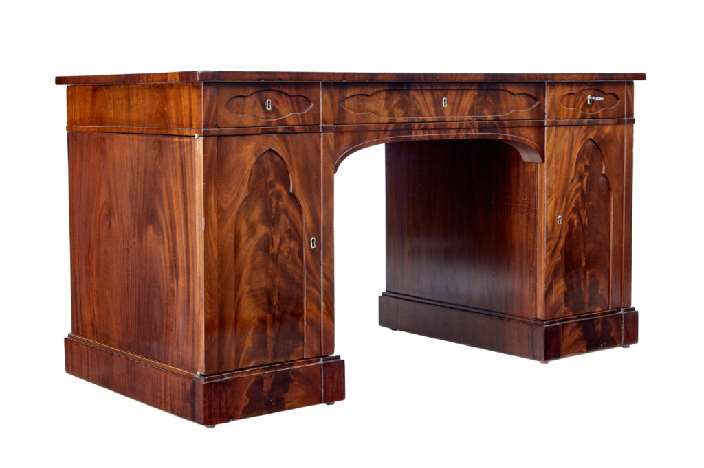 19TH CENTURY FLAME MAHOGANY PEDESTAL DESK