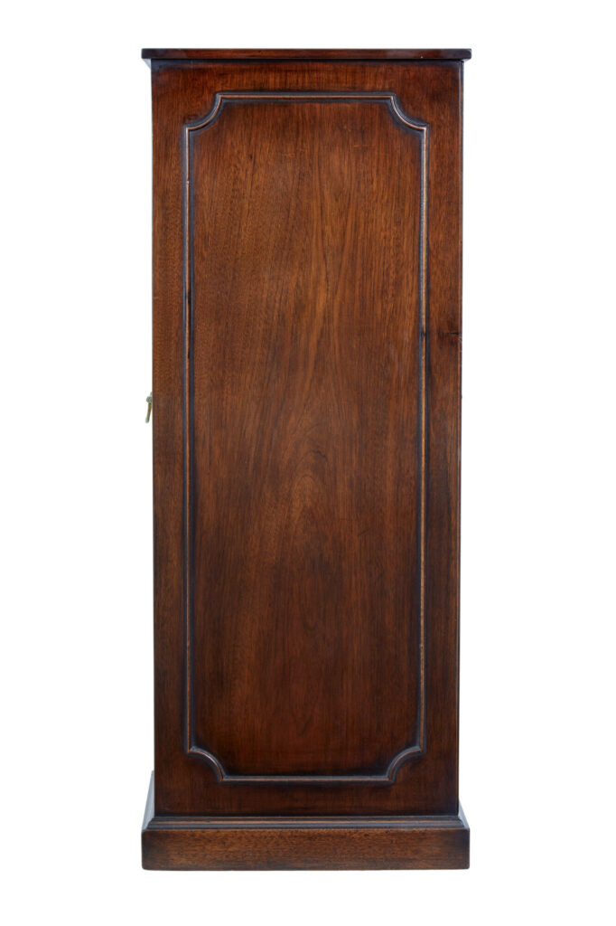 Late 20th Century Mahogany Jupe Dining Table with Leaf Cabinet — image 4
