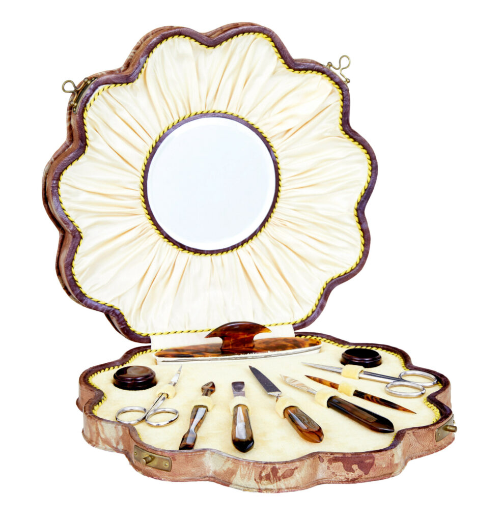 Art Deco Shell Shaped Leather and Amber Manicure Set