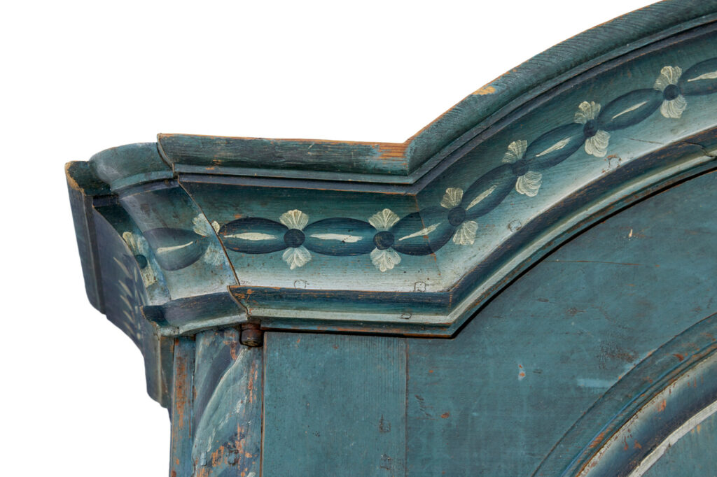 Early 19th Century Original Painted Tuna Region Swedish Cabinet — image 2