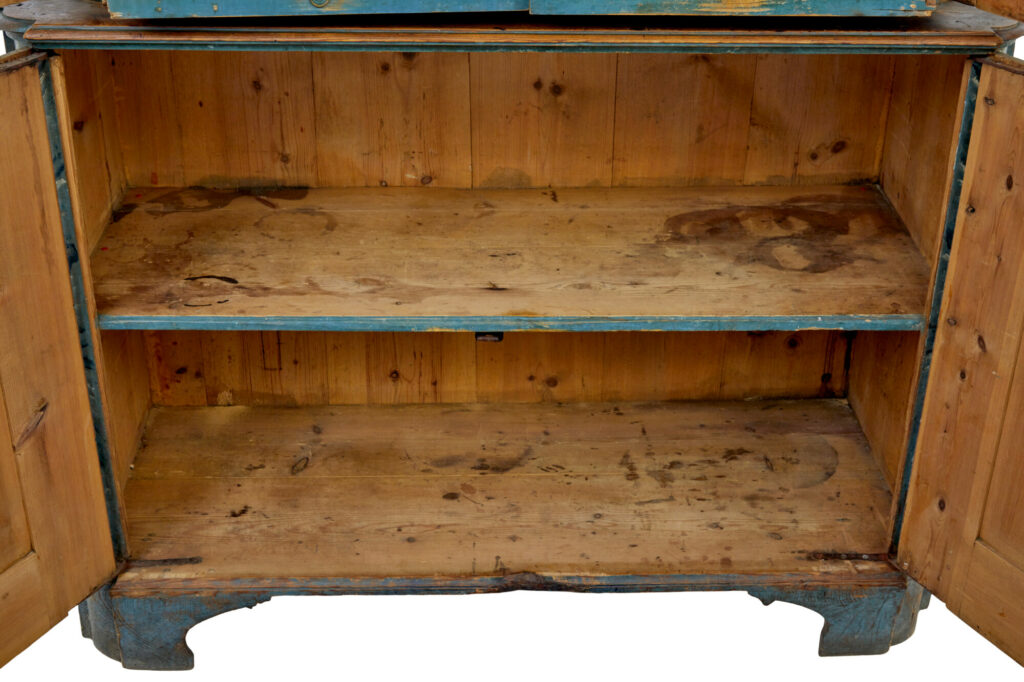 Early 19th Century Original Painted Tuna Region Swedish Cabinet — image 5