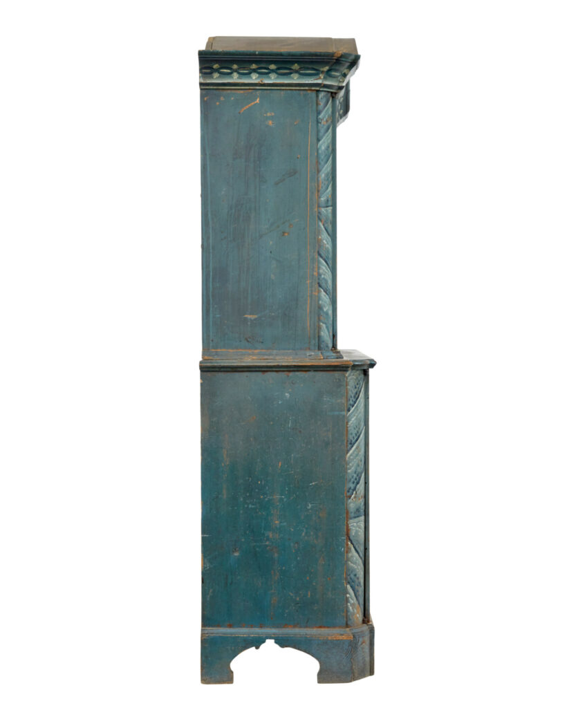 Early 19th Century Original Painted Tuna Region Swedish Cabinet — image 10
