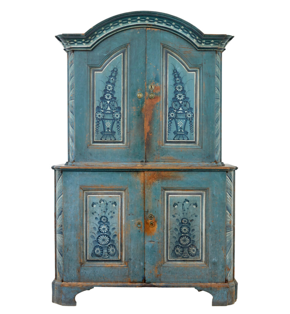 Early 19th Century Original Painted Tuna Region Swedish Cabinet — image 14