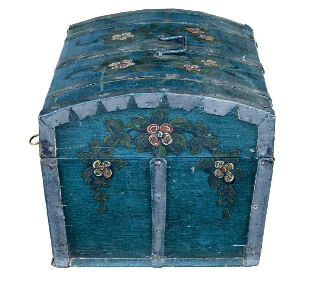 Scandinavian Mid 19th Century Hand Painted Dome Top Pine Box — image 8