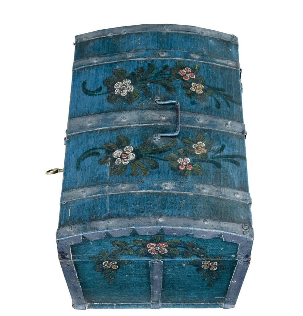 Scandinavian Mid 19th Century Hand Painted Dome Top Pine Box — image 5