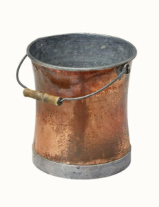 LATE 19TH CENTURY ARTS AND CRAFTS COPPER BUCKET