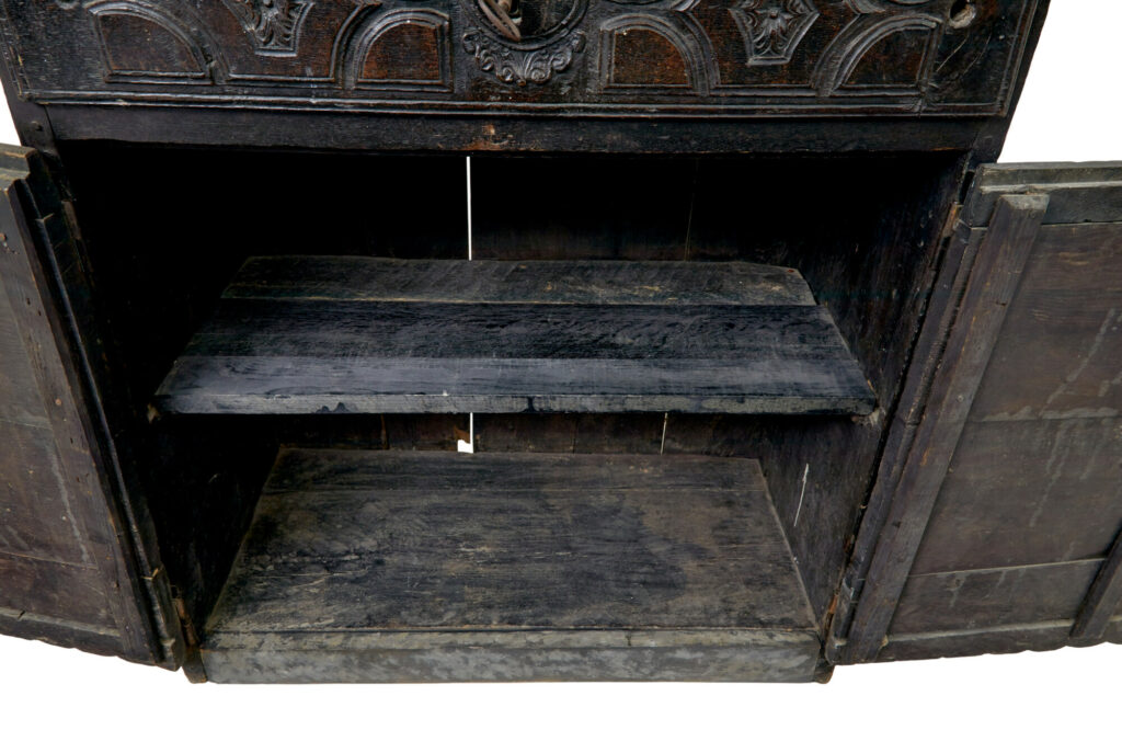Early 19th Century Pyrenean Folk Art Oak and Chestnut Carved Cupboard — image 9