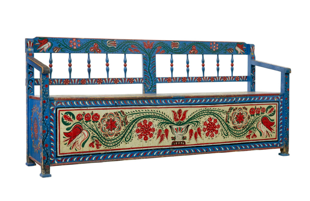 19TH CENTURY TRADITIONAL HAND PAINTED BENCH