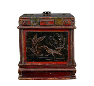 Early 20th Century Lacquered Vanity Box — thumbnail 3