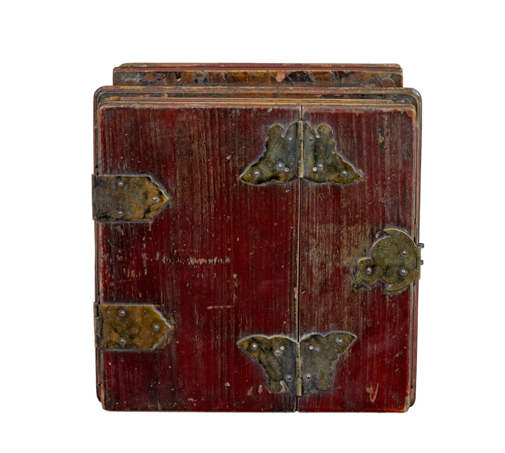 Early 20th Century Lacquered Vanity Box — image 7