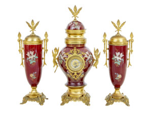 19TH CENTURY FRENCH DECORATIVE TOLEWARE GARNITURE SET