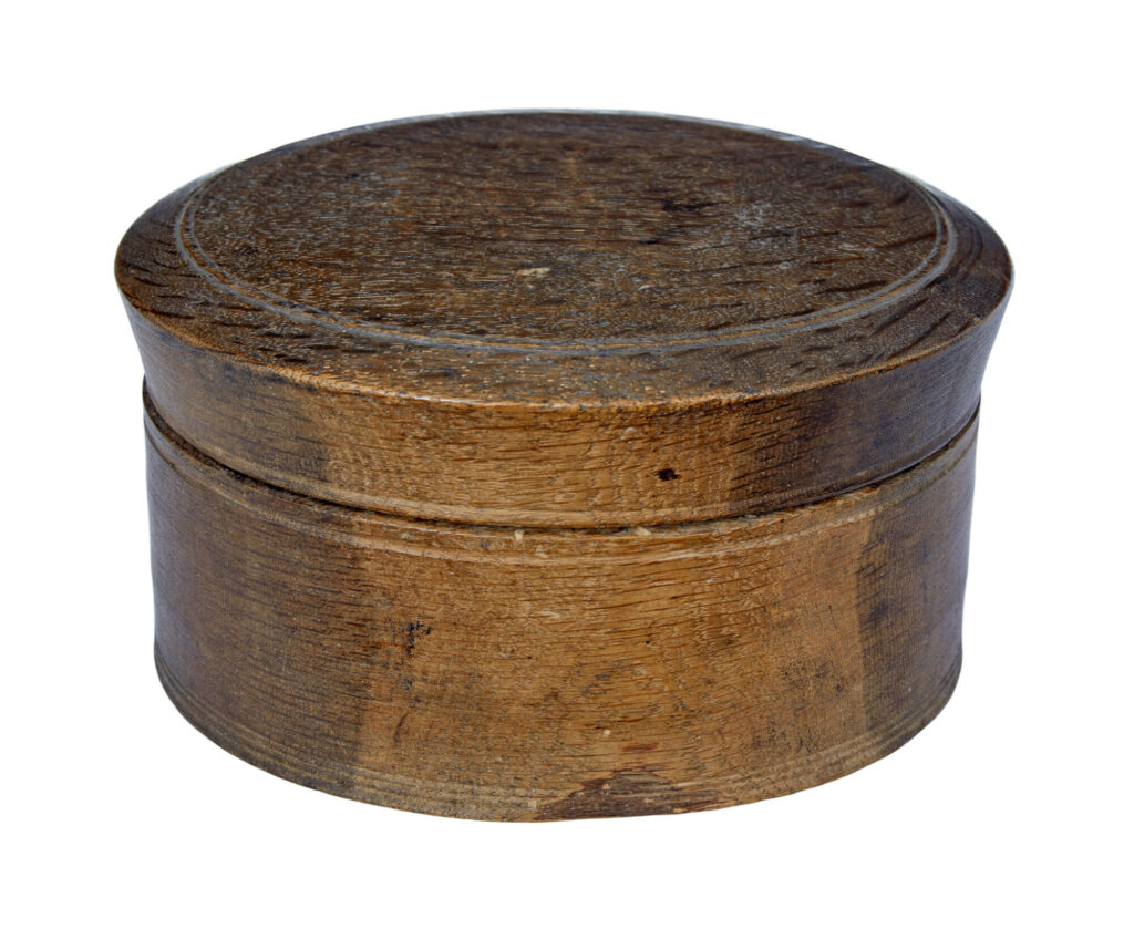 Early 19th Century Swedish Carved Oak Lidded Box — image 5