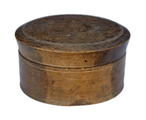 Early 19th Century Swedish Carved Oak Lidded Box — thumbnail 5