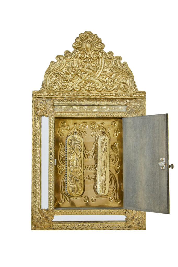 Mid 20th Century Aesthetic Movement Inspired Brass Hall Cushion Mirror — image 4