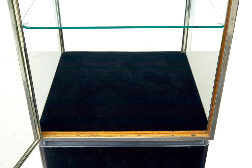 Freestanding Art Deco Steel and Leather Glazed Display Cabinet — image 4