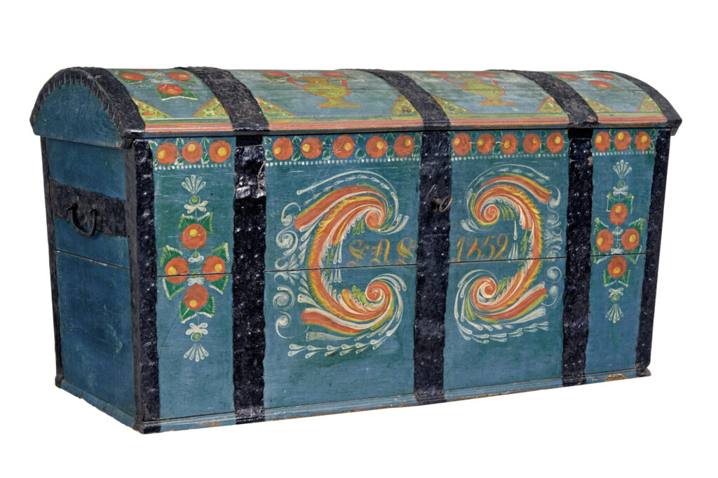 Swedish Mid 19th Century Hand Painted Oak Dome Top Coffer — image 9